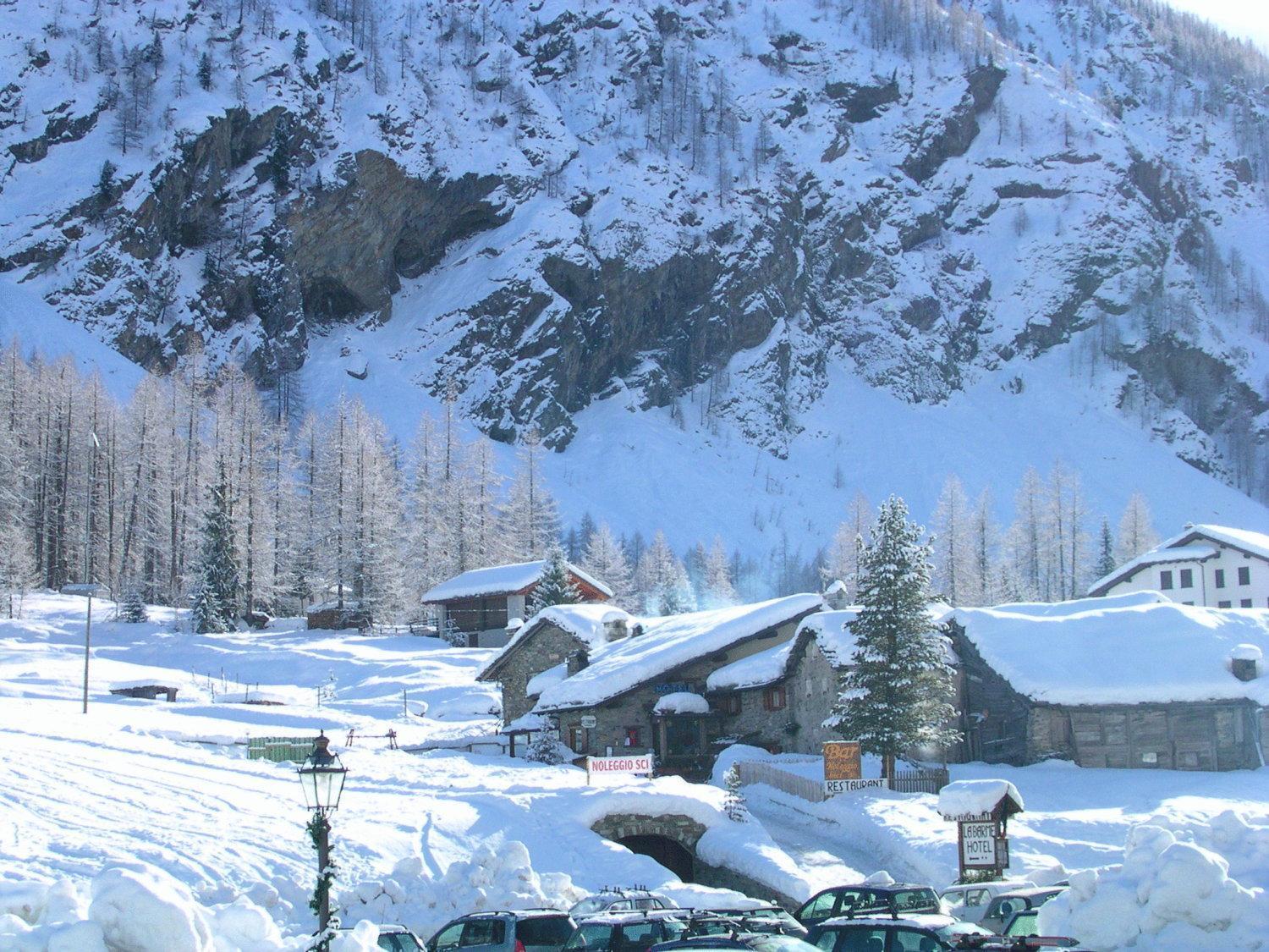 Hotel Restaurant La Barme Cogne Exterior photo